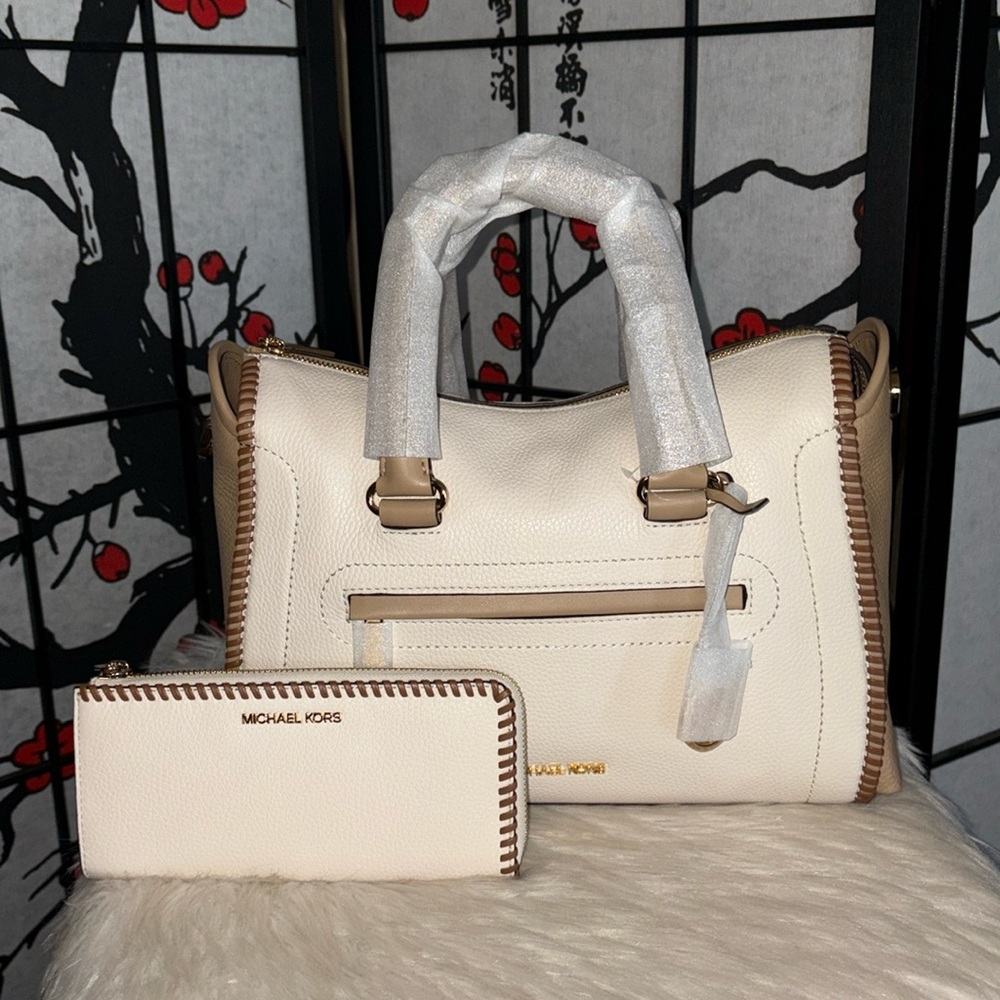 Michael Kors Lg TZ CARINE Satchel/JET SET TRAVEL Lg 3 Quarter Zip Wallet 2pc Set